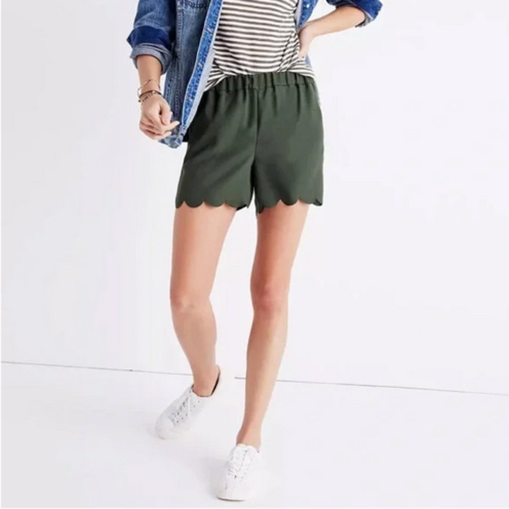 Madewell • Scallop Hem Pull On Shorts